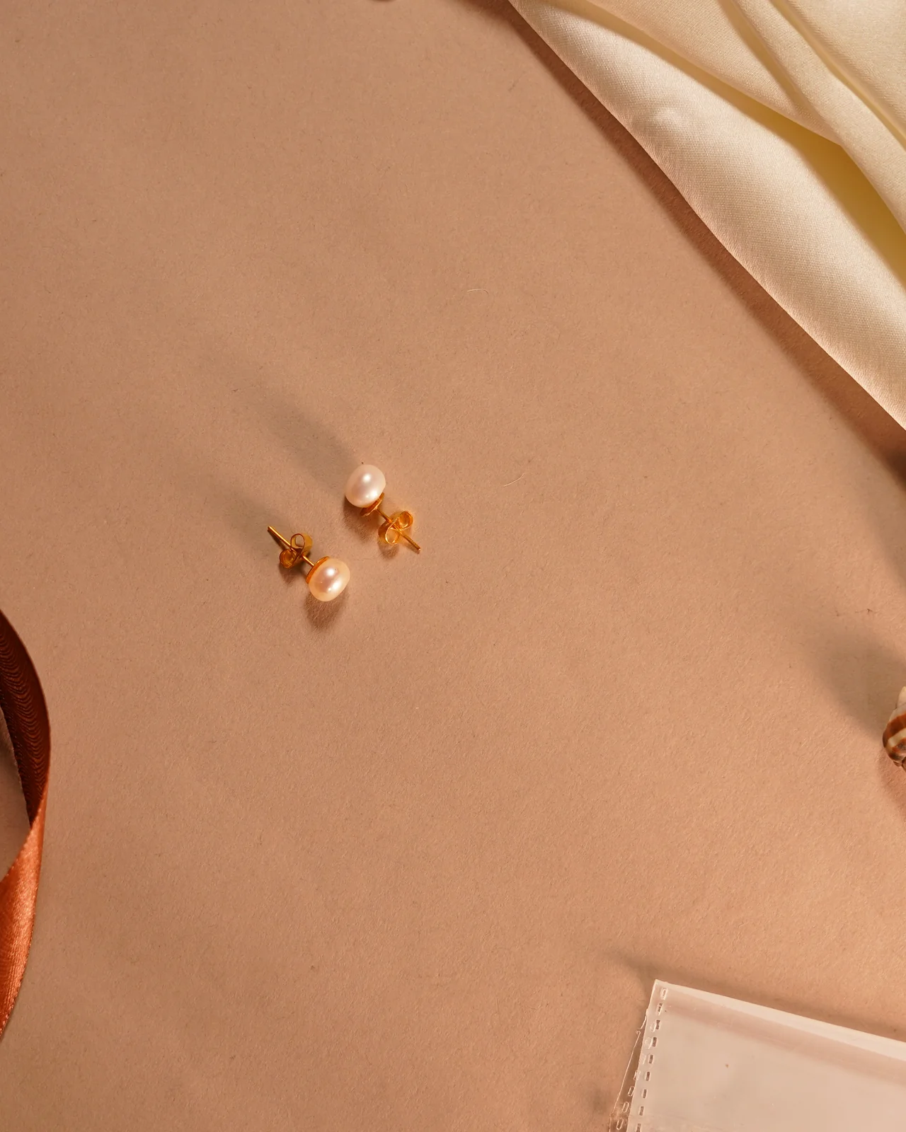pearl-glow-studs